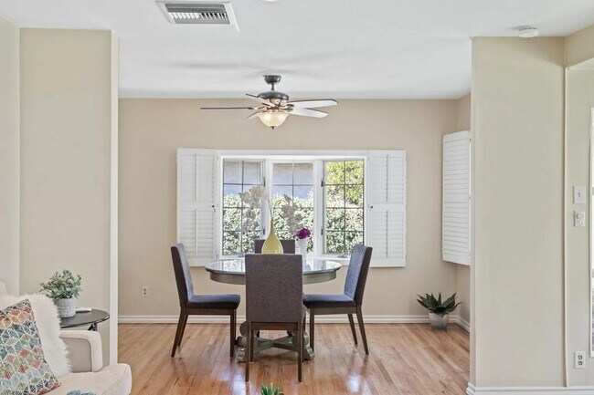 Beautiful dining area - 14024 Peach Grove St