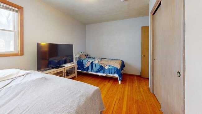 Building Photo - Home in north-central Ames - AVAILABLE NOW