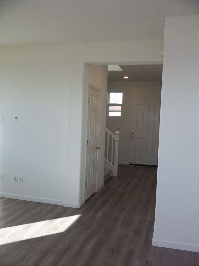 Building Photo - 7105 Encore Way