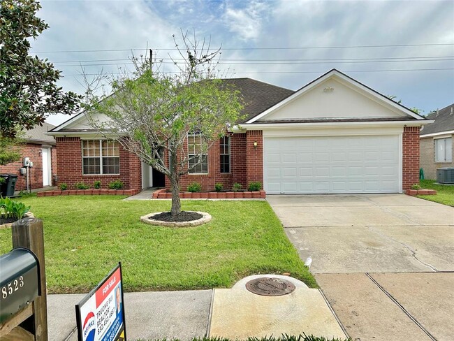 Primary Photo - 18523 Spinney Ln