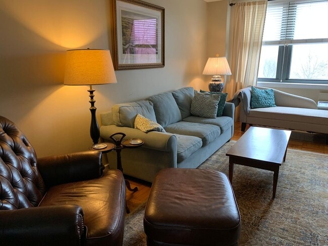 Building Photo - Condo For Rent - Art Museum/Fairmount