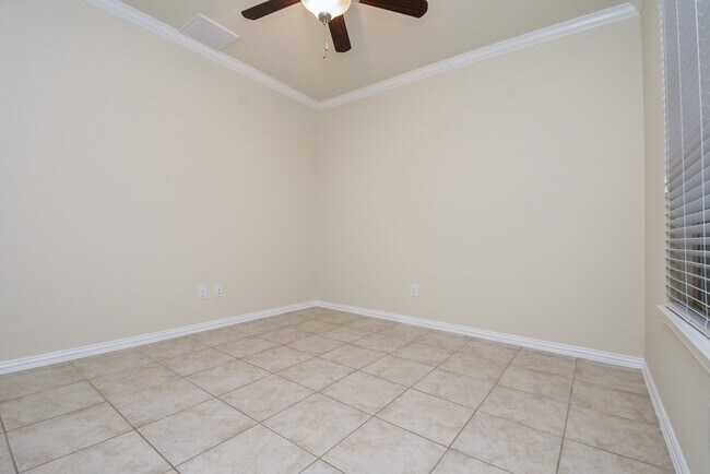 Building Photo - 18618 Weeping Spring Dr