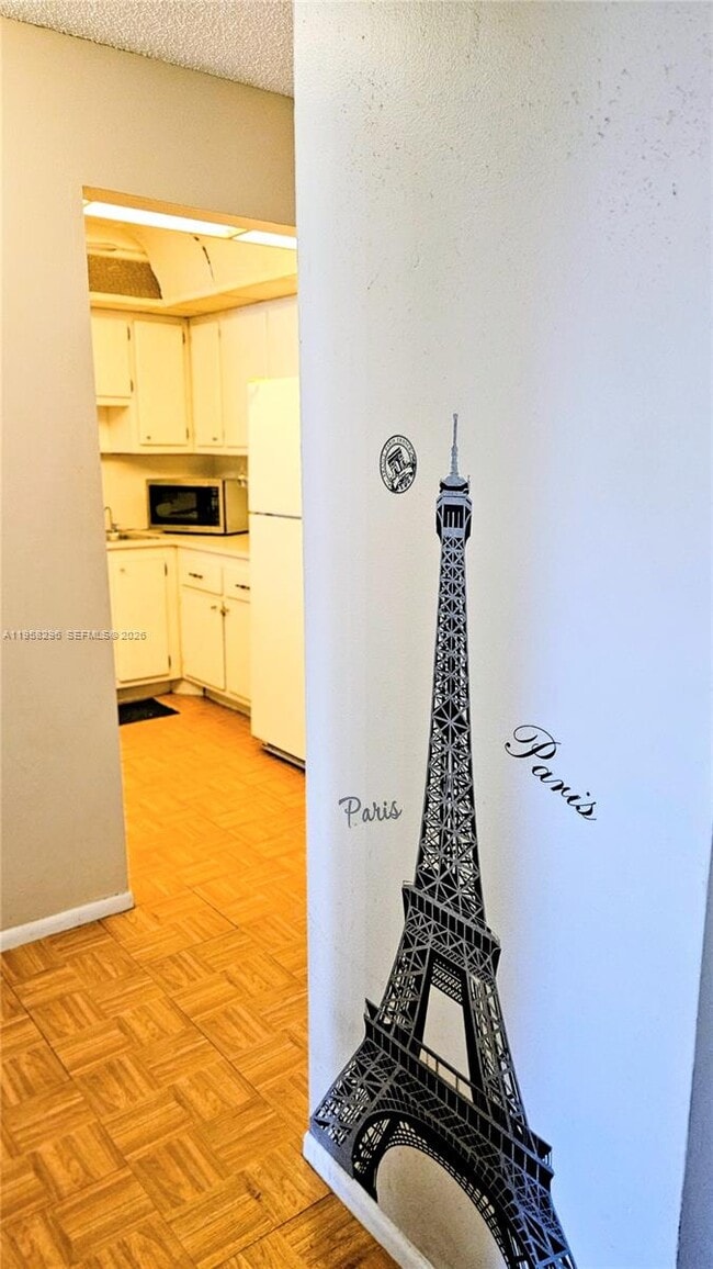 Building Photo - 16851 NE 23rd Ave