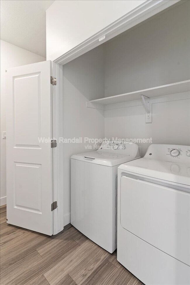 Building Photo - 2342 Leigh Ln