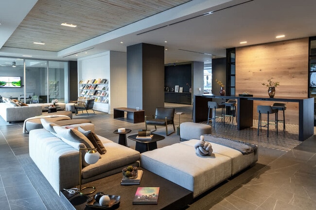 Building Photo - 222 E Jefferson St