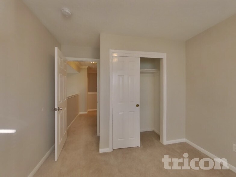 Building Photo - 2907 Crescent Star Rd