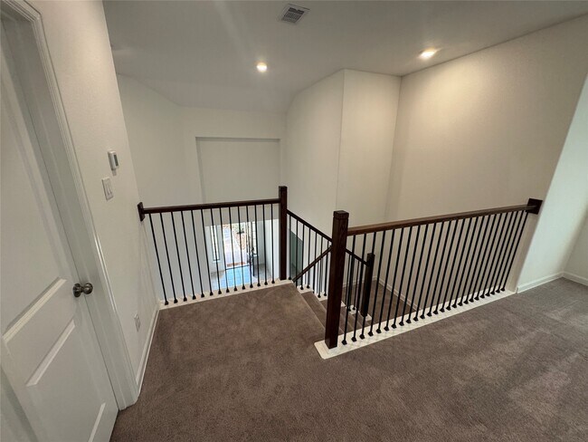 Building Photo - 2911 Cooper Hawk Ln