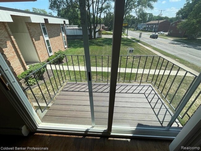 Building Photo - 4200 Rochester Rd