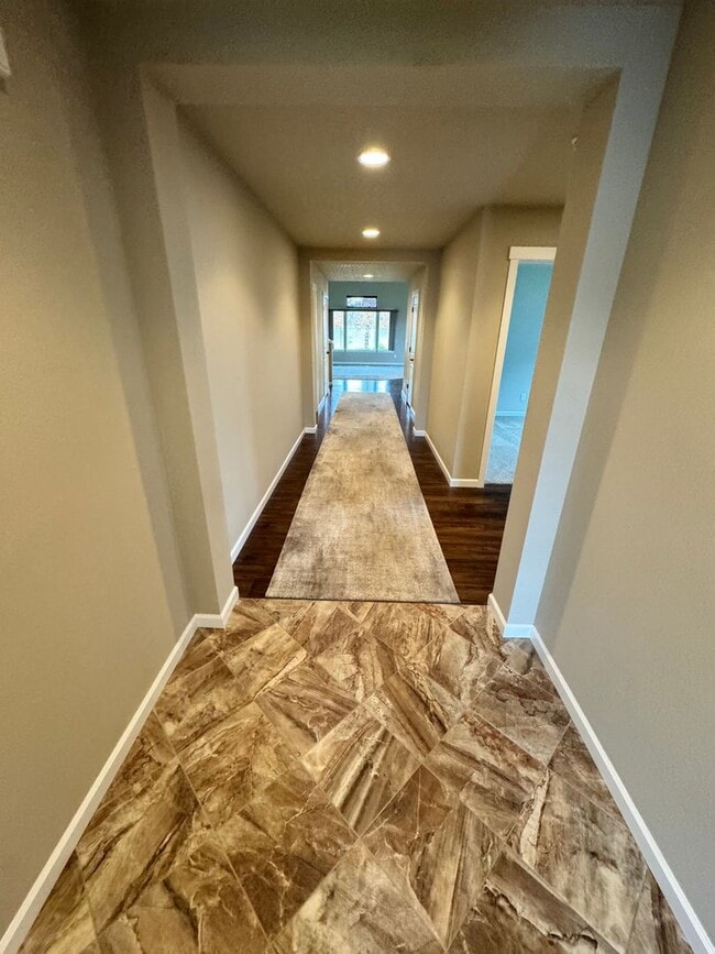 Building Photo - Beautiful 4-Bedroom, 3-Bathroom Home with ...