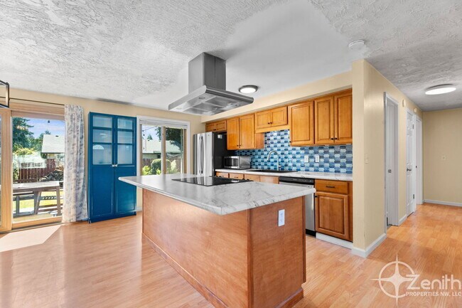 Building Photo - 4213 NE 139th Ave