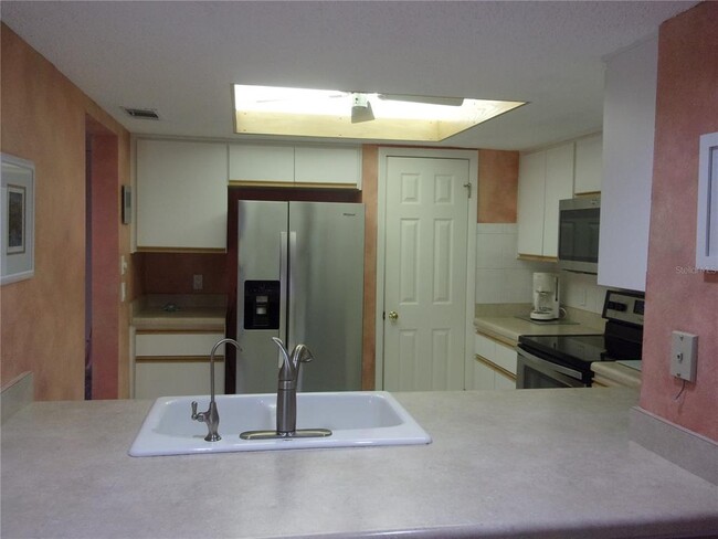 Building Photo - 332 Mariner Dr