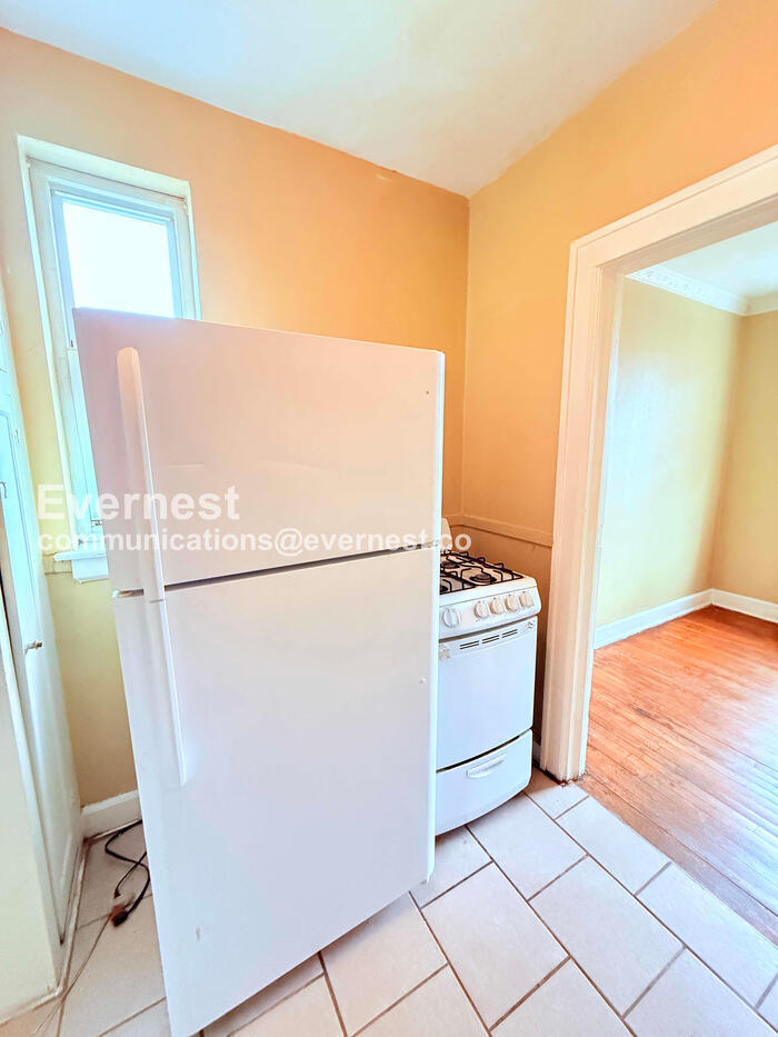 Building Photo - 4203 Cortland St