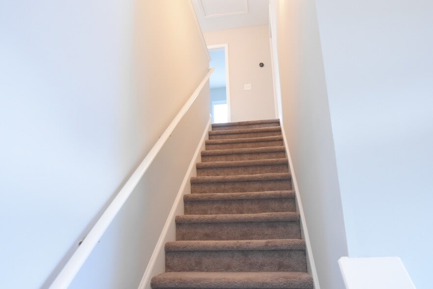 Building Photo - 1308 Teddy Rd