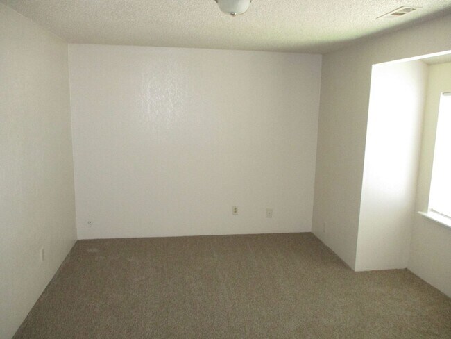 Building Photo - 36-2-1