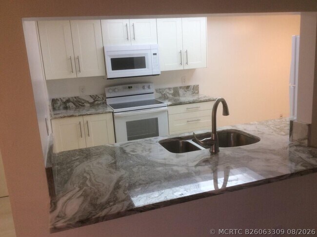 Building Photo - 955 Dotterel Rd