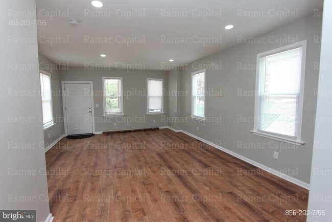 Building Photo - 1123 Cambridge St