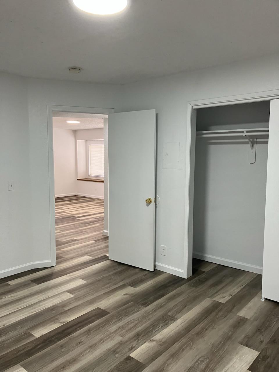 Building Photo - 231 W Tulare Ave