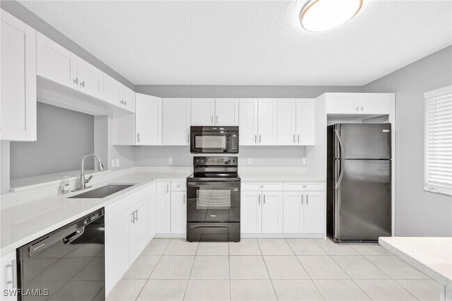 Building Photo - 7791 Esmeralda Way