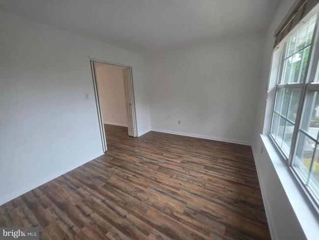 Building Photo - 138 Persimmon St