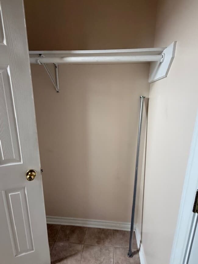 Building Photo - 702 Staitti St