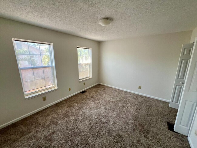 Building Photo - 3389 Northside Dr
