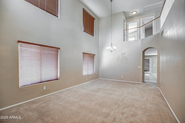 Building Photo - 40437 W Robbins Dr