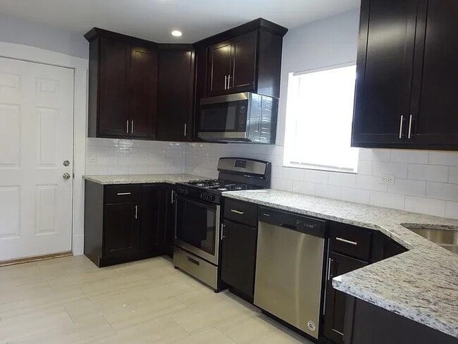 Building Photo - 5354 W Byron St