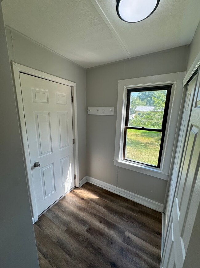 Building Photo - Complete Remodel - Beautiful 4 Bedroom Hou...