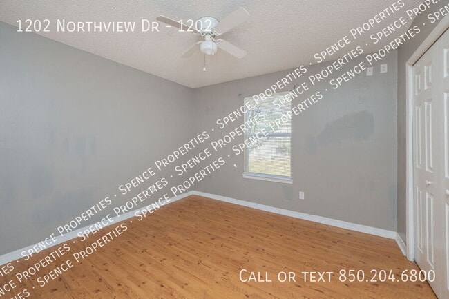 Building Photo - 1202 Northview Dr