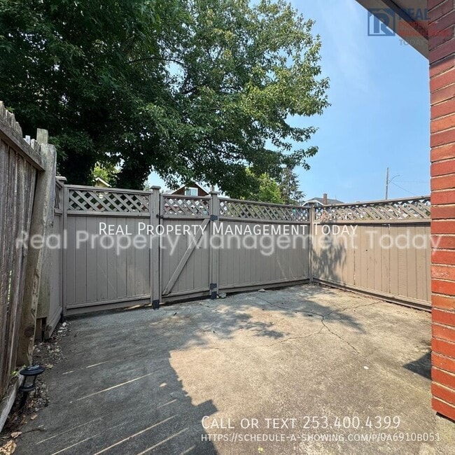 Building Photo - 3122 S 11th St