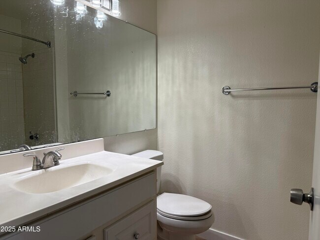 Building Photo - 1623 E Bluefield Ave