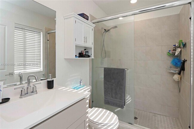 Building Photo - 2432 SE 10th St