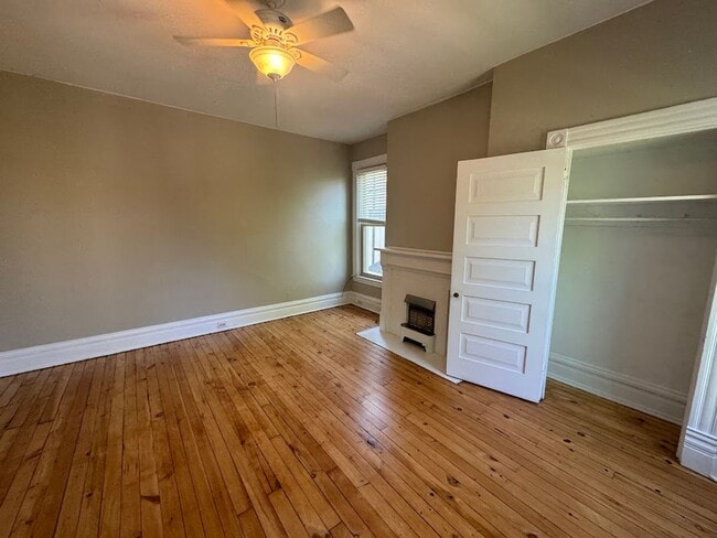 Building Photo - 5910 Howe St