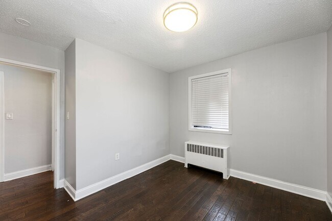 Building Photo - Upgraded 2 Bed on Galveston Street SW!  Ap...