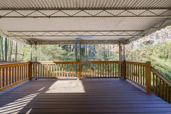 Building Photo - Move in before November 30th and choose your reward: a $250 Amazon Gift Card or a 55" Smart TV!