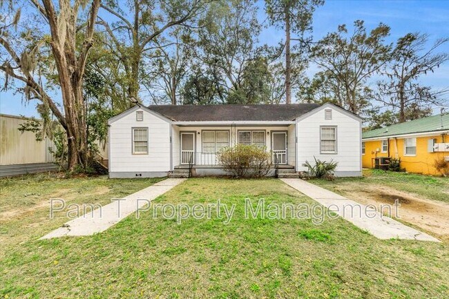 Building Photo - 215 W 73rd St