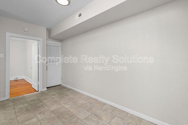 Building Photo - 4175 McRee Ave
