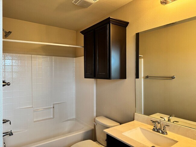 Building Photo - 311 Princess Place