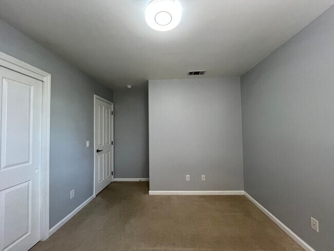 Building Photo - Charming 3 bedroom home in Paso Robles