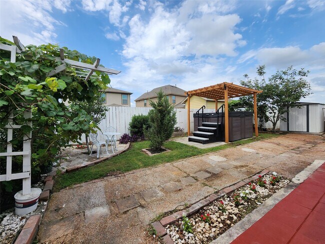 Building Photo - 2606 Oakwood Blf Trl