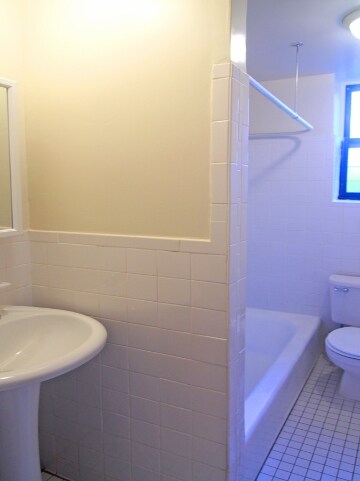 Interior Photo - 1055 Walton Ave