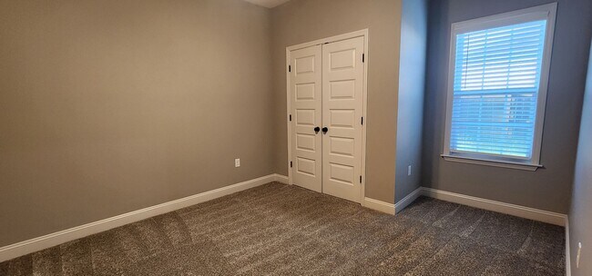 Building Photo - Elegant 4-Bedroom Valdosta Home with Vaulted Ceilings, Pool, and Outdoor Living