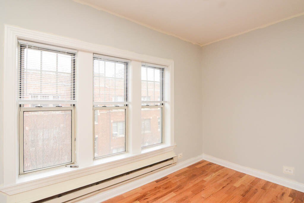 Building Photo - 729 W Barry Ave