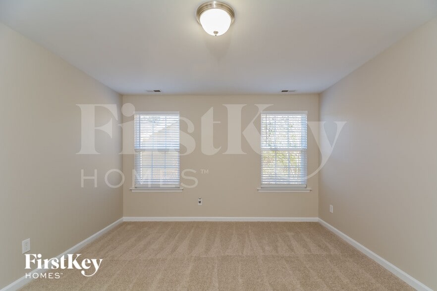 Building Photo - 6 Linkside Ct