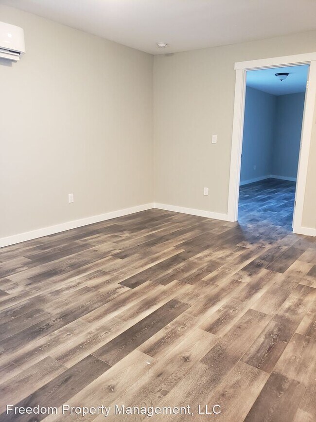 Building Photo - 612 NE Santiam Blvd
