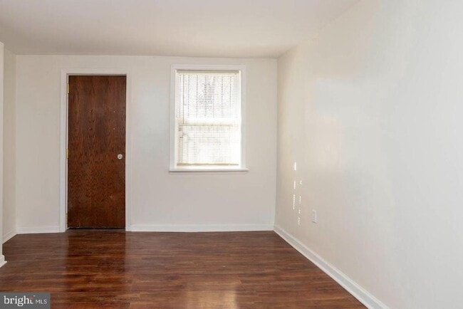 Building Photo - 2542 N Water St