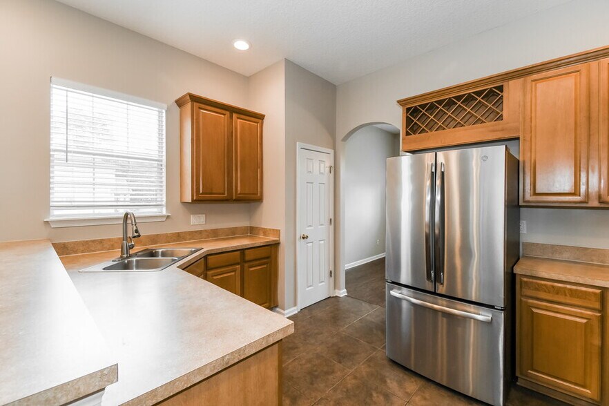 Building Photo - 741 Indigo Run Dr