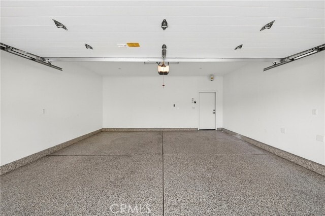 Building Photo - 346 Chorus