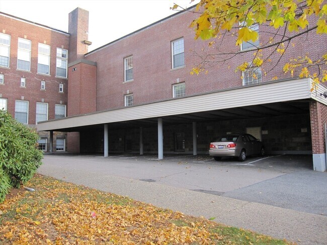 Building Photo - 130 Beach St