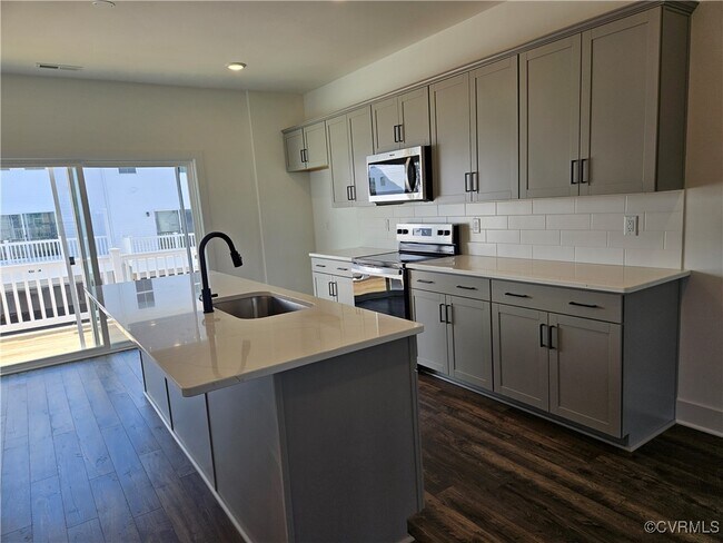Building Photo - 15356 Oasis Sun Wy
